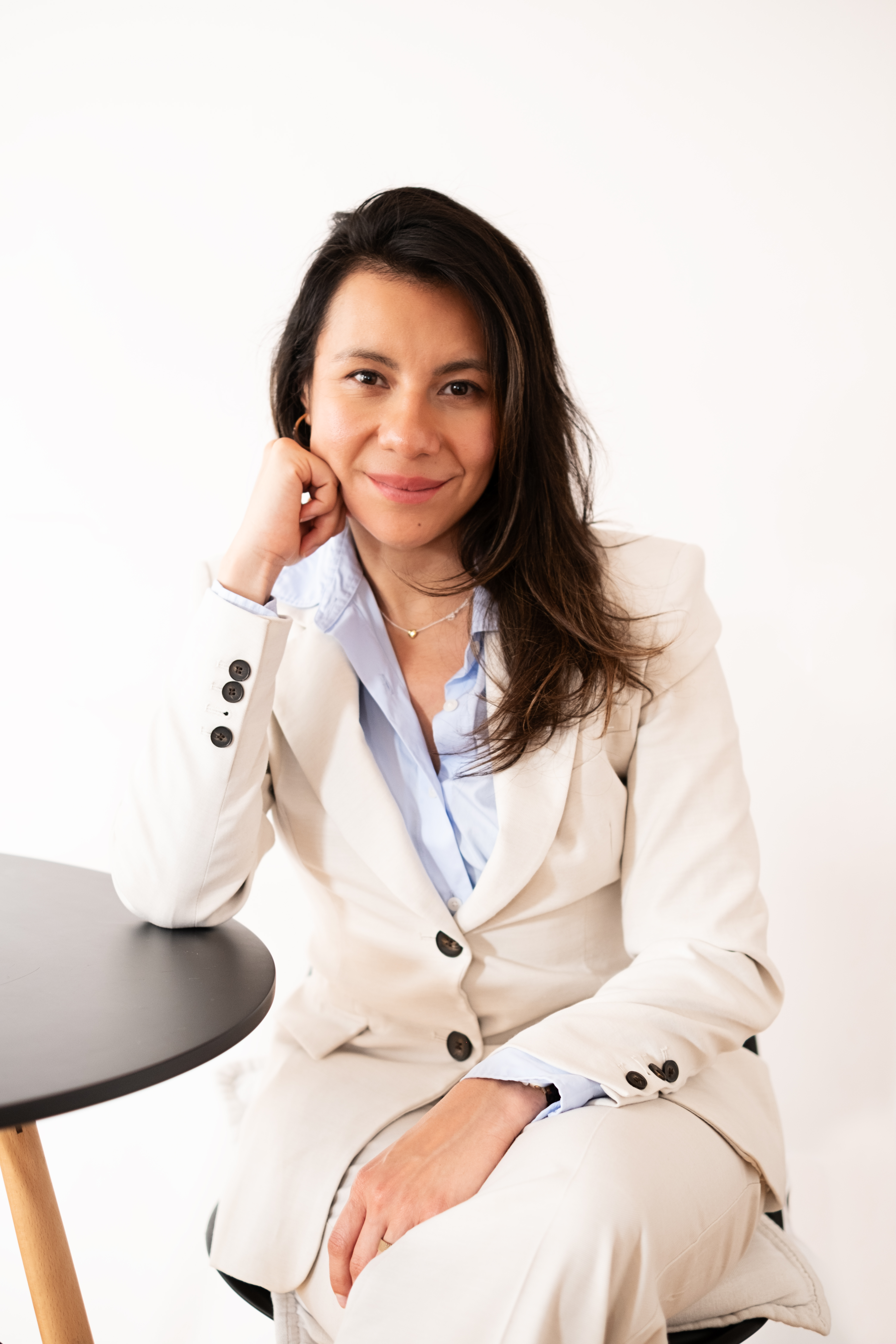 Helen Cocar gestionando proyectos digitales